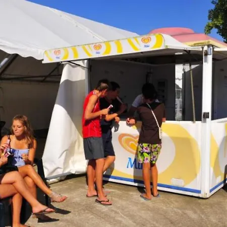 Campingplads Mobil Spacieux - 6 Pers. - Api-1-52-2770